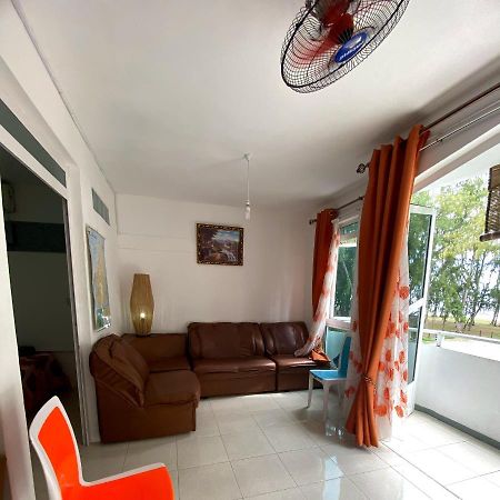 Sea Front 2 Bedrooms Apartment Flic en Flac Екстер'єр фото